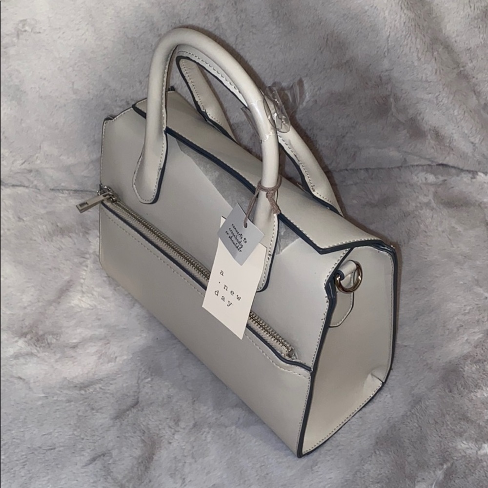 Cute Sand Handbag - Picture 3 of 3